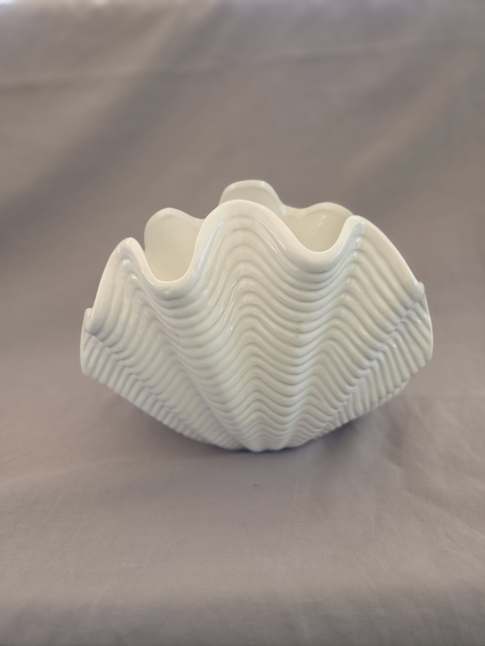 White Ceramic Shell-Style Decorative Bowl